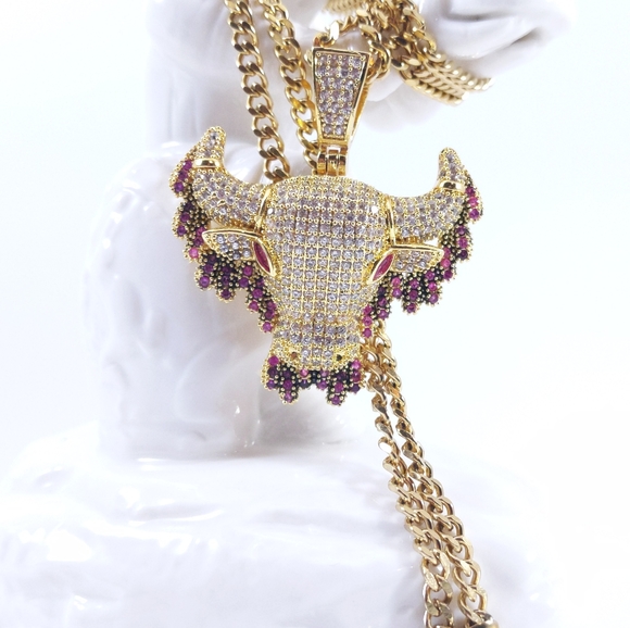 🧡 Iced Demon Bull Pendant + 20" Cuban Chain - Picture 2 of 8